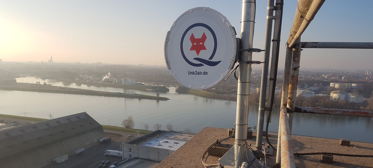 LINK2AIR Richtfunkanlage auf einem Industriegebäude