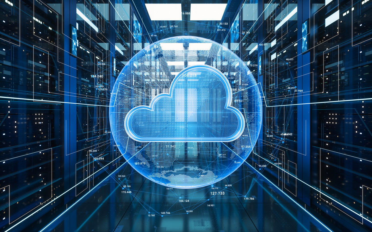LEITWERK SQL as a Service Visualisierte Wolke in durchsichtiger Kugel in einem Serverraum