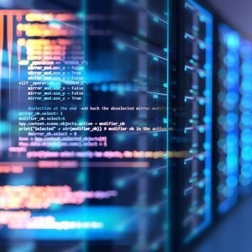 Hosting Unterschideliche visuelle Codes mit einem blau leuchtenden Rechenzentrum im Hintergrund